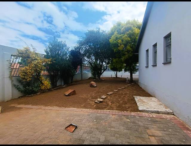4 BEDROOM HOUSE FOR SALE IN ROSHNEE